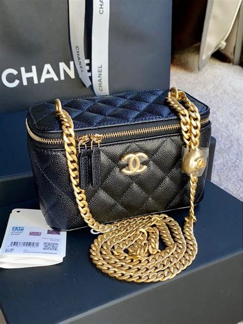 chanel 23p vanity case|Chanel sac vanity price.